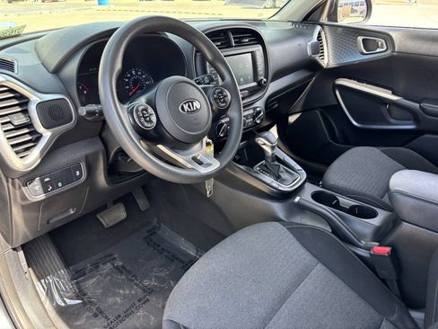 Used 2021 Kia Soul S FWD image 17