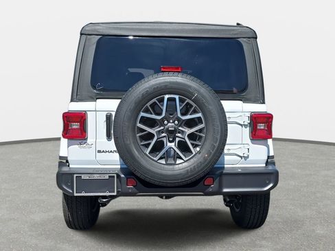 New 2026 Jeep Wrangler Unlimited Sahara AWD/4WD image 6