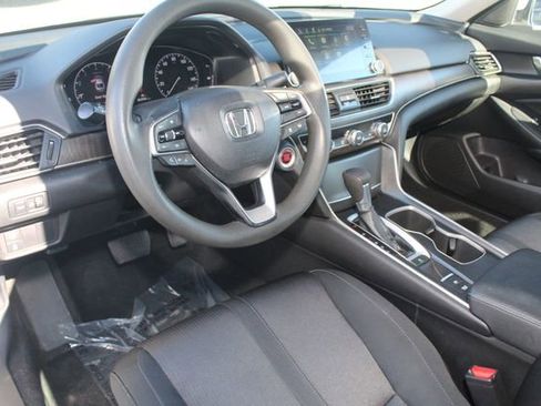 Used 2018 Honda Accord EX image 13