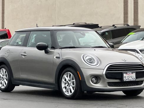 Used 2020 MINI Cooper 2-Door Hardtop image 5
