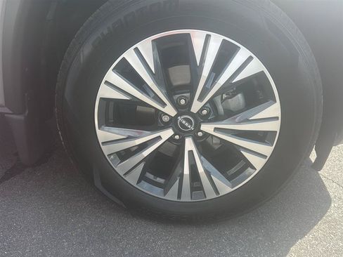 Certified 2023 Nissan Rogue SV w/ SV Premium B Package FWD image 19