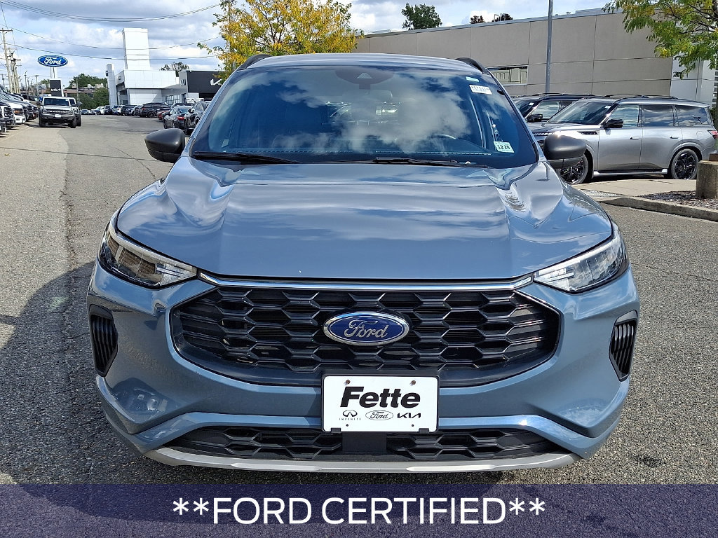 Used 2023 Ford Escape ST-Line w/ Tech Pack #1 AWD/4WD image 3