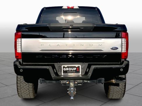 Used 2017 Ford F250 Platinum w/ Platinum Ultimate Package image 4