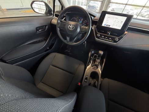 Used 2025 Toyota Corolla LE image 33