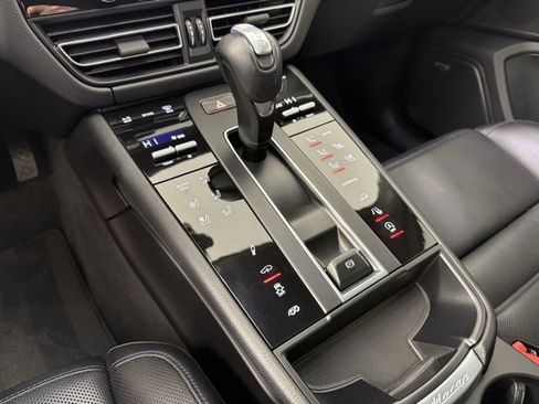 Used 2022 Porsche Macan GTS image 20