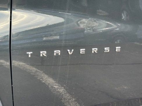 Used 2019 Chevrolet Traverse LT image 12