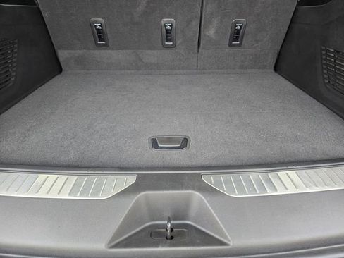 Used 2025 Chevrolet Suburban Premier RWD image 32