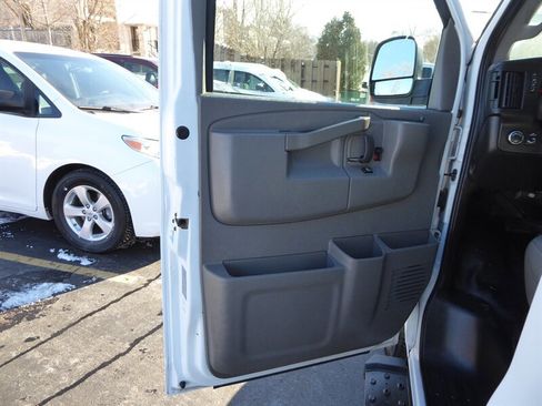Used 2017 Chevrolet Express 2500 LS image 18