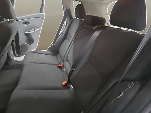 Used 2024 Nissan Rogue S FWD image 15