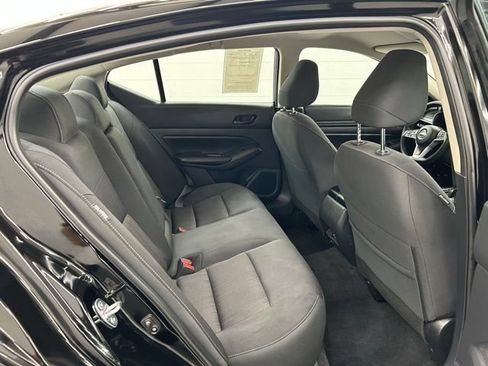 Used 2025 Nissan Altima 2.5 SV FWD image 18