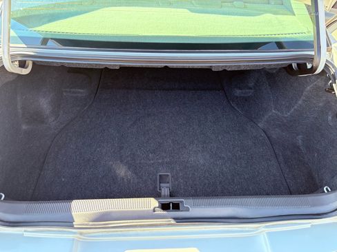 Used 2004 Lincoln LS image 19