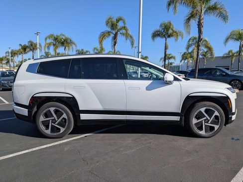 Used 2026 Hyundai Ioniq 9 Limited image 11