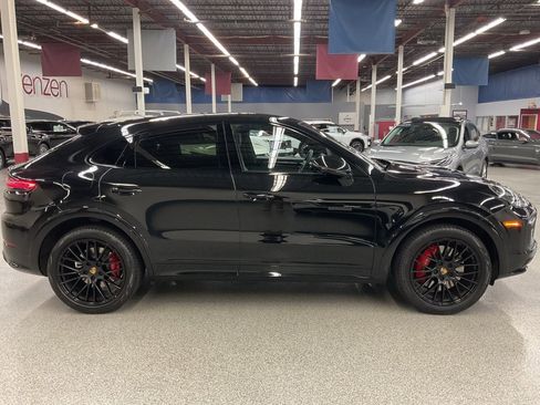 Used 2023 Porsche Cayenne GTS image 4
