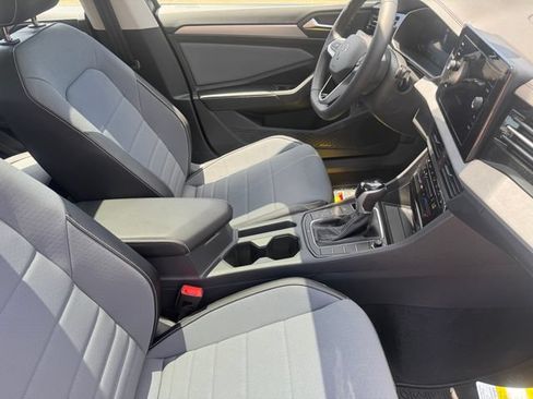 New 2026 Volkswagen Jetta SE FWD image 13