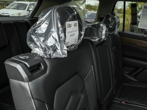 New 2026 Volkswagen Atlas SE image 38