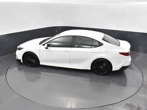 Used 2025 Toyota Camry SE image 45