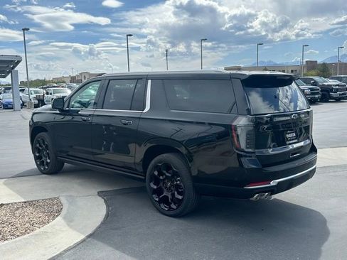 New 2026 Chevrolet Suburban High Country AWD/4WD image 22