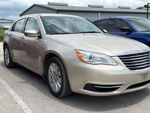 Used 2013 Chrysler 200 LX FWD image 3