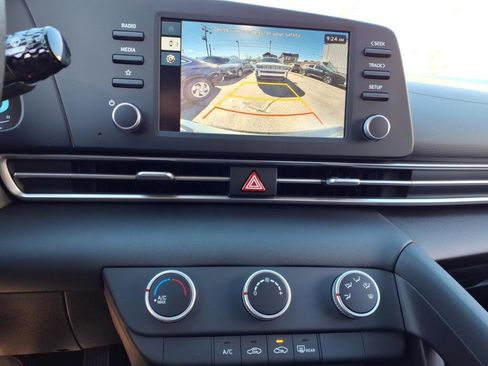 New 2026 Hyundai Elantra SE FWD image 9
