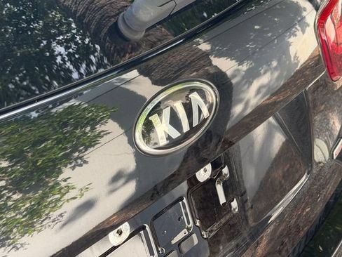Used 2019 Kia Sorento FWD image 9