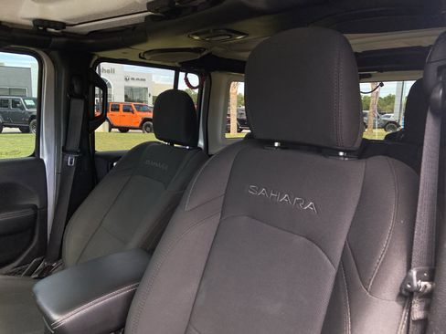 Used 2020 Jeep Wrangler Unlimited Sahara image 14