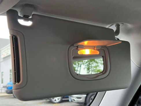 Certified 2021 Jeep Renegade Limited w/ Sun & Sound Group image 30