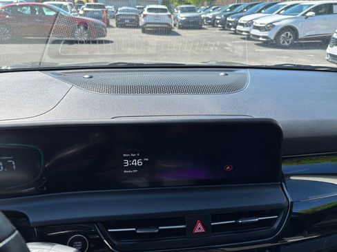 Used 2025 Kia Seltos S FWD image 17