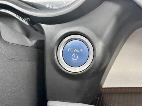 Used 2022 Toyota Sienna XLE image 22