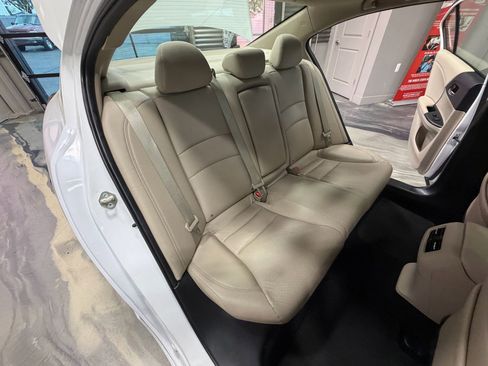Used 2016 Honda Accord Touring image 5