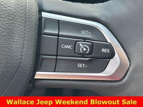 Used 2025 Jeep Compass Latitude w/ Sun & Sound Group AWD/4WD image 24