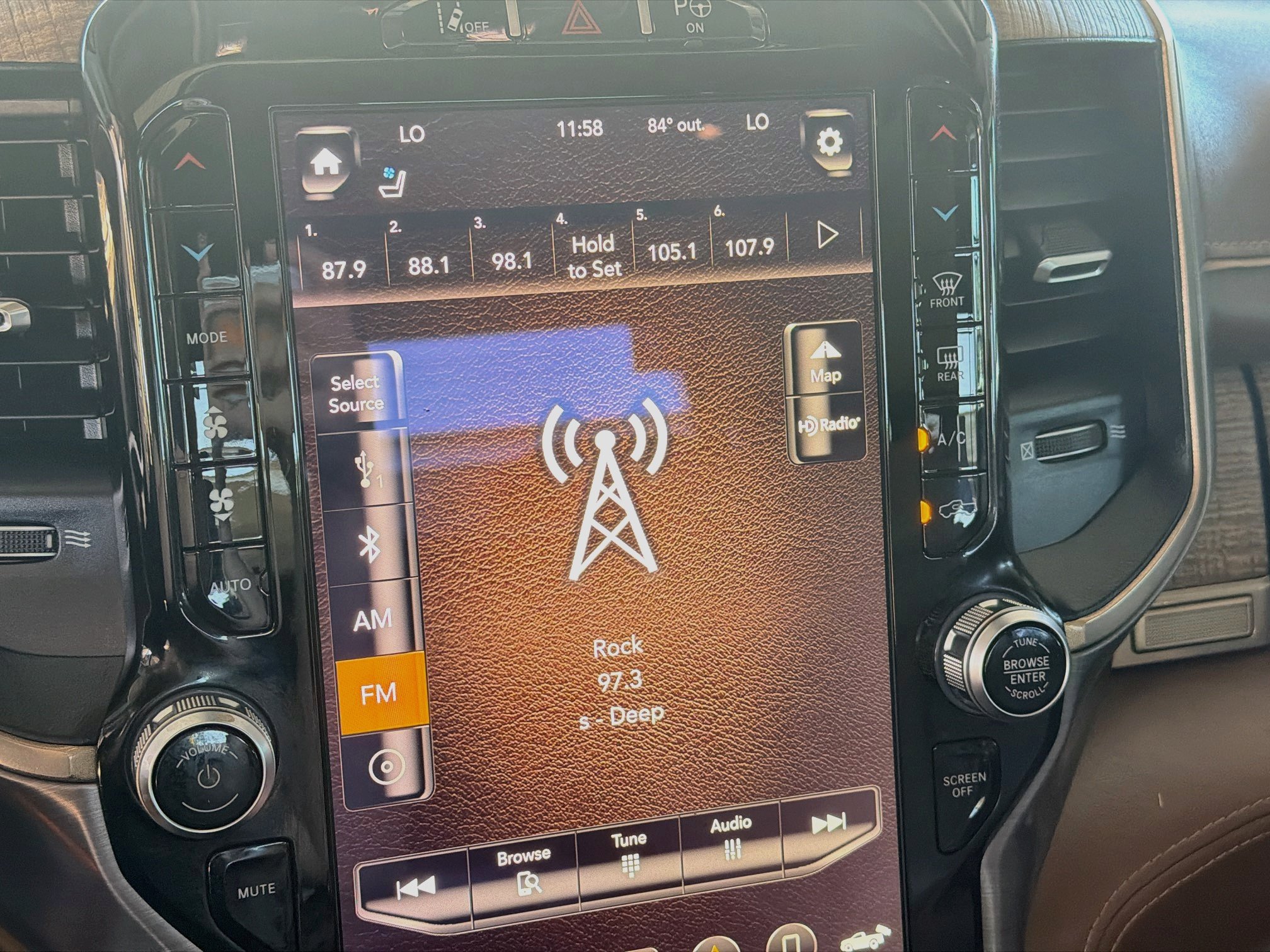 Used 2019 RAM 1500 Limited AWD/4WD image 19