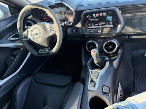 Used 2017 Chevrolet Camaro SS image 10