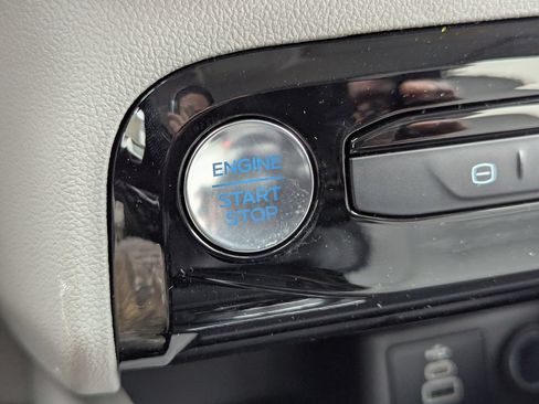 New 2026 Ford Escape SE FWD image 12