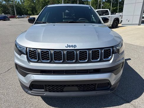 Used 2025 Jeep Compass Sport AWD/4WD image 11