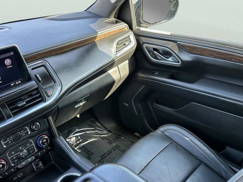 Used 2021 Chevrolet Tahoe High Country w/ Premium Package RWD image 16
