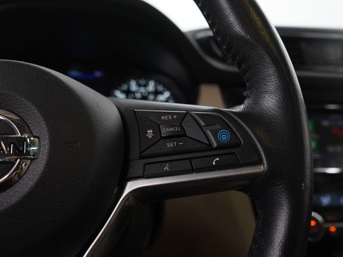 Used 2019 Nissan Rogue SV w/ Sun & Sound Touring Package AWD/4WD image 28