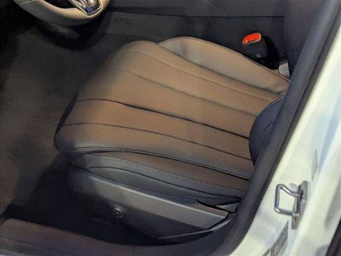 New 2026 Mercedes-Benz E 350 4MATIC Sedan image 4
