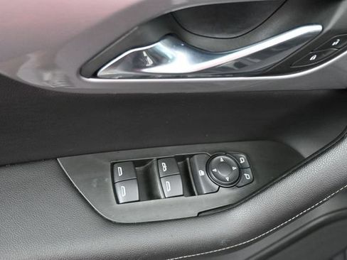 Used 2025 Chevrolet Blazer LT FWD image 12