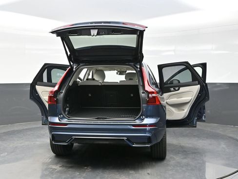 New 2026 Volvo XC60 B5 Ultra w/ Protection Package Premier image 40