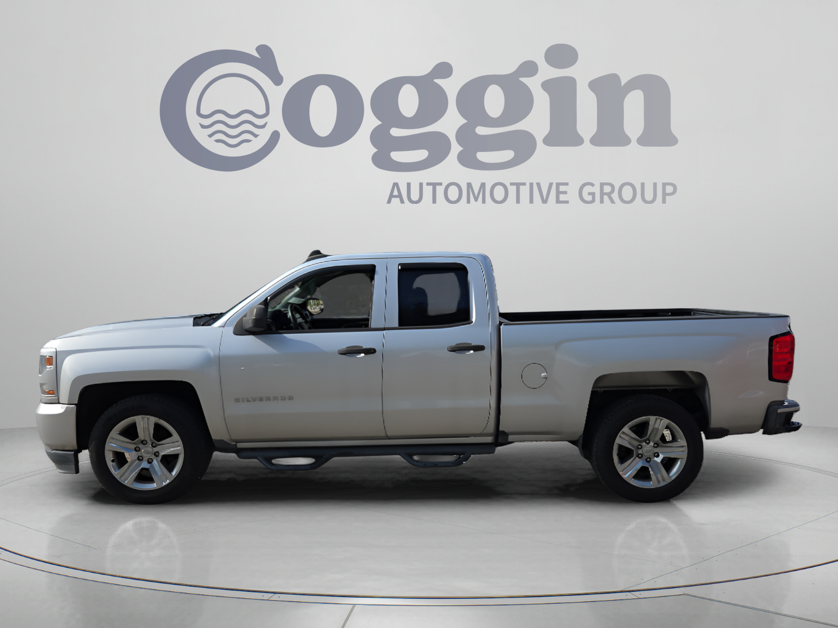 Used 2017 Chevrolet Silverado 1500 Custom w/ Custom Convenience Package RWD image 2