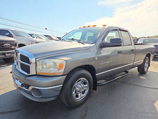 Used 2006 Dodge Ram 3500 Truck SLT w/ Trailer Tow Group RWD image 2