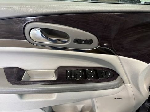 Used 2017 Buick Enclave Leather AWD/4WD image 19