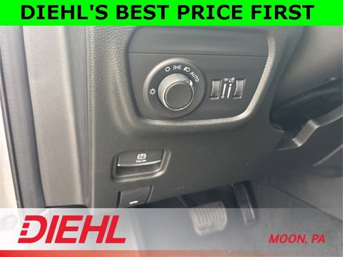 New 2025 Jeep Grand Cherokee L Altitude image 17