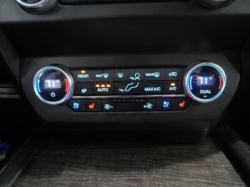 Used 2020 Ford Expedition Limited w/ Equipment Group 302A AWD/4WD image 23