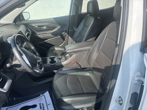 Used 2022 GMC Terrain SLT image 11
