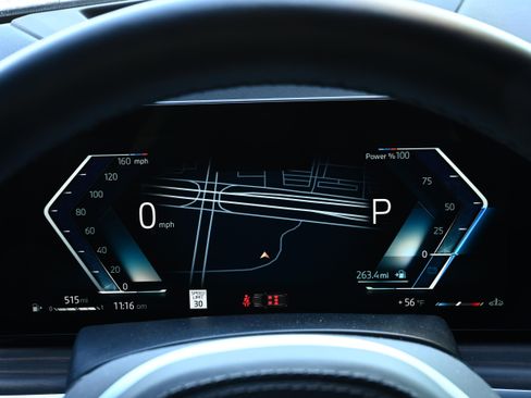 Certified 2025 BMW X5 xDrive40i w/ Executive Package image 16