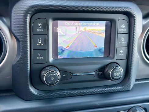 Used 2020 Jeep Gladiator Sport w/ Quick Order Package 24S AWD/4WD image 11