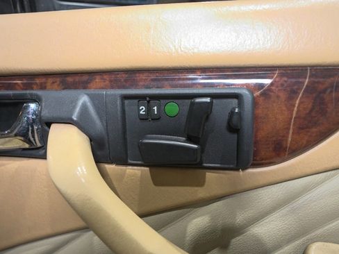 Used 1991 Mercedes-Benz 560 SEC image 39