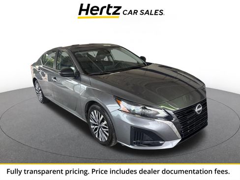 Used 2025 Nissan Altima 2.5 SV FWD image 1