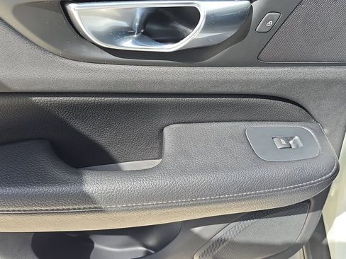 Certified 2022 Volvo V60 T5 Cross Country w/ Climate Package image 14